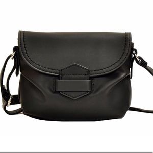 🖤Black Sm Crossbody bag🖤MUST HAVE!